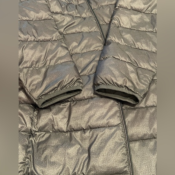 Amazon Essentials Lightweight Water-Resistant Packable Hooded Puffer Coat - Picture 14 of 14